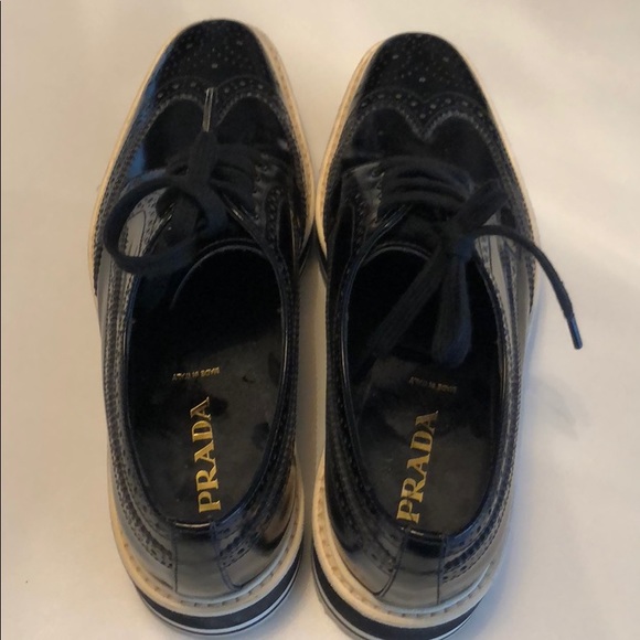 Prada - Picture 3 of 3